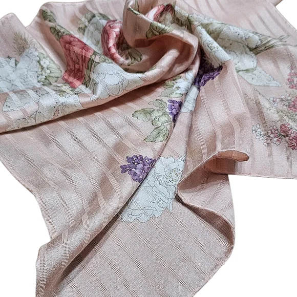 BURBERRY SCARF - Picture 10 of 16